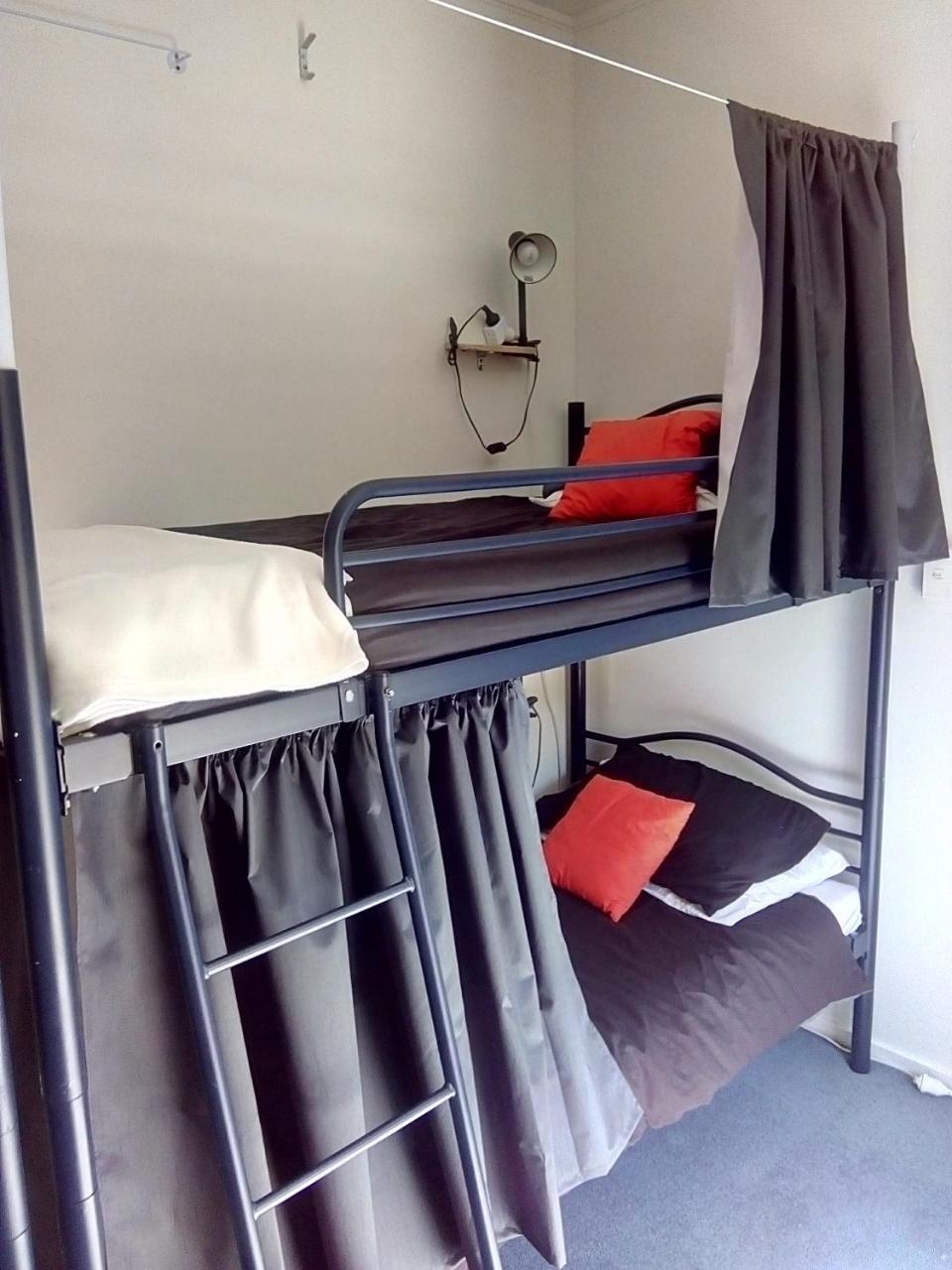 Bouncing Lamb Backpackers Hostel Nelson Exterior foto